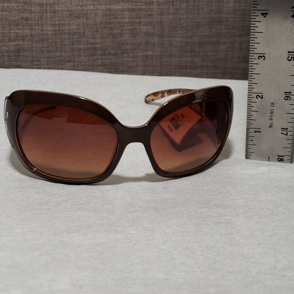 Sag Harbor Sunglasses - Picture 3 of 8